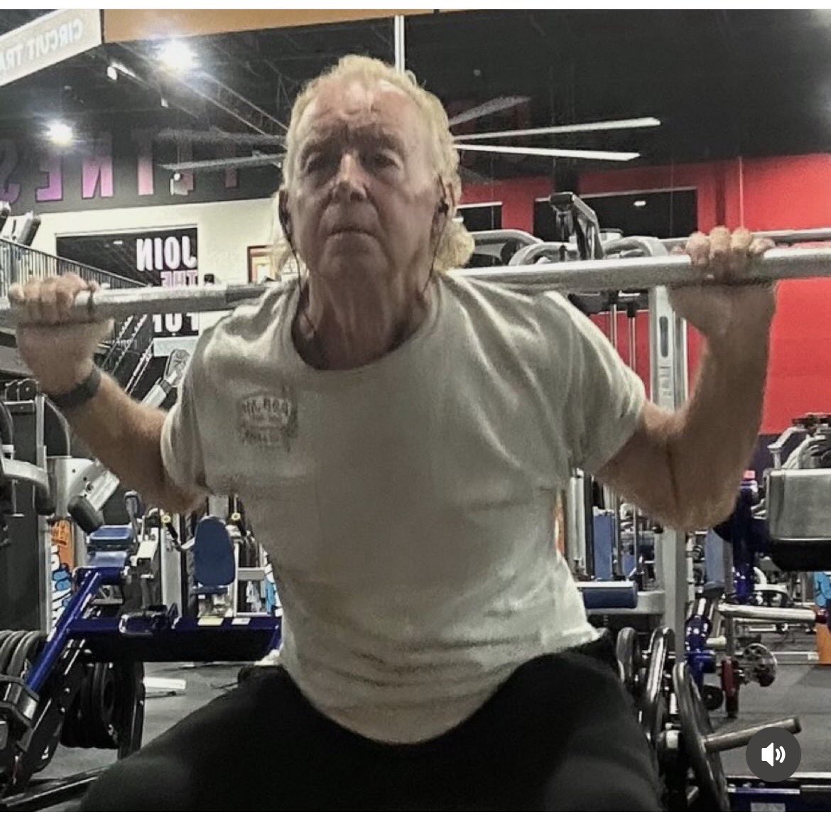 MardyKing1's tweet image. “I remember when I lost my mind
There was something so pleasant about that place
Even your emotions have an echo in so much space” 🎸 #music #weightlifting 
#GnarlsBarkley #streetdirectory