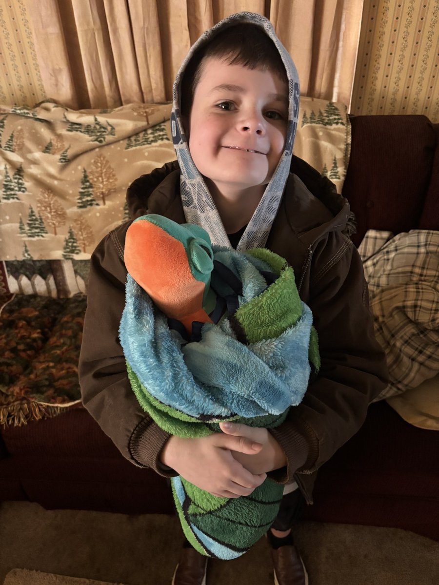 basicallyweeb_'s tweet photo. My baby had surgery but he’s recovering amazingly and even insisted we see grandpa today. I’m so proud of him. https://t.co/t4yT6t84e3
