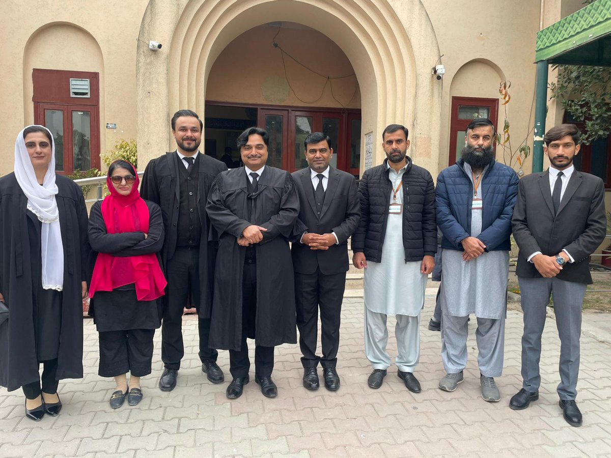 نارتھ پنجاب موبائلززیشن ٹیم کے صدر اور میرے چھوٹے بھائی راجہ شہباز بھائی کی ہائیکورٹ سے ضمانت منظور
وہ پچھلے کئی ماہ سے پابند سلاسل رہے ہیں!!
شکر الحمد اللہ 🙏🏻
شکریہ حسنین سنبل بھائی اور ملک فیصل بھائی