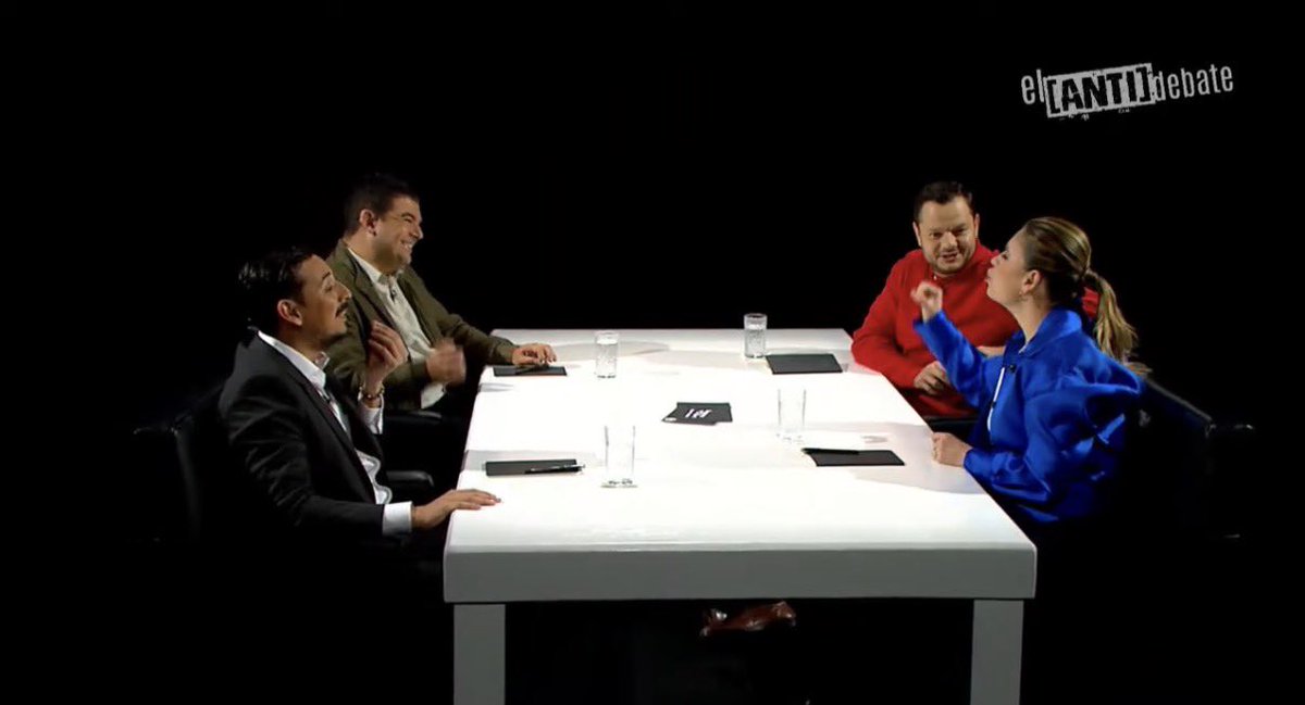 Kevindgm05's tweet image. No sé cómo explicarlo, pero esta conversación es la idea que yo tengo de Costa Rica, y lo que vemos en la otra esquina es una cosa rara, violenta, muy ajena a lo que somos