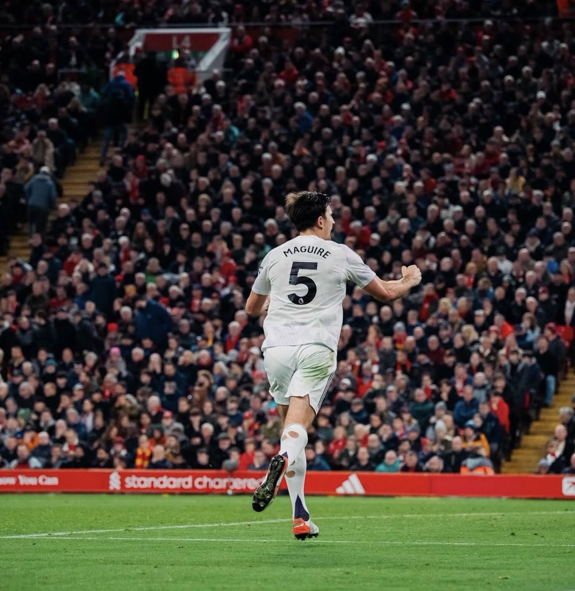 MuPoche's tweet image. The duo of Harry Maguire and Lisandro Martinez was composed and organized against City. 

Do you think they can deliver another standout performance against arsenal ? #MUFC