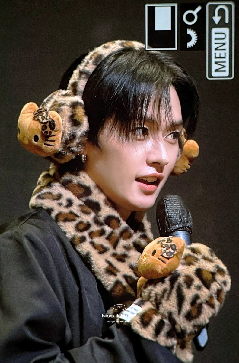 monggu91's tweet image. 이때 리노ㅈㅉ
얼굴개짝고
눈왕방크고
하관도 욘나커여움💕