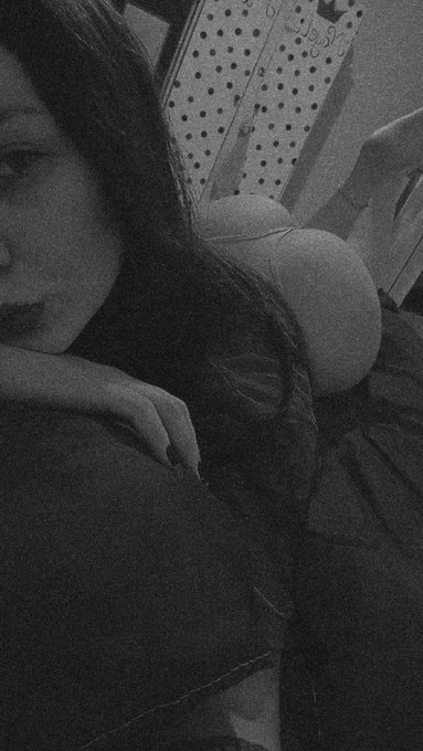 *•🎀Baby🎀•* - 😋😏🫴🏼 https://t.co/FXNsudwrpY https://t.co/xWdSwuEikK