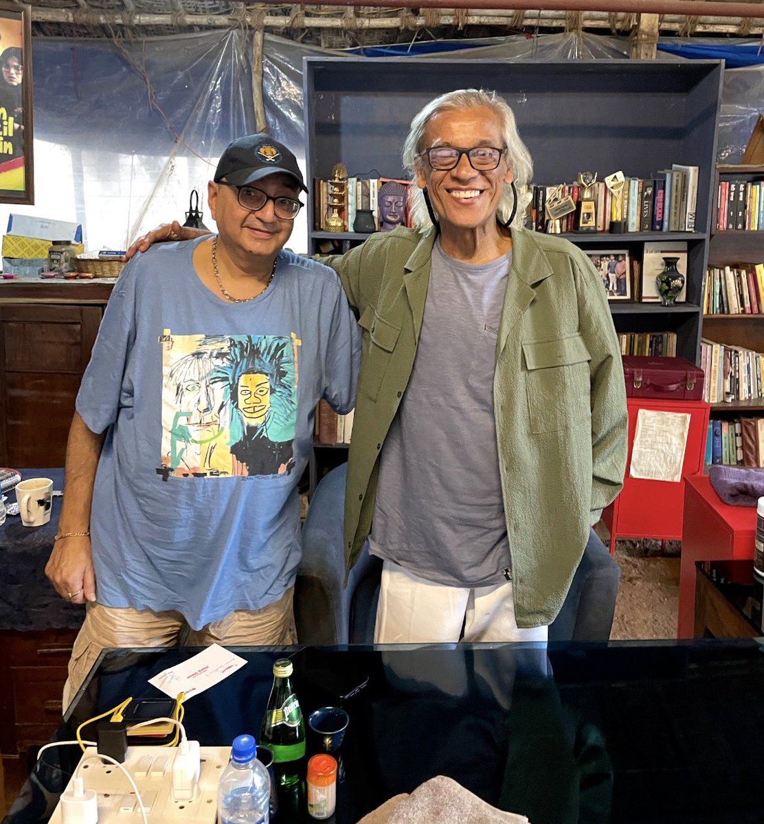 Viveck Vaswani tweet media