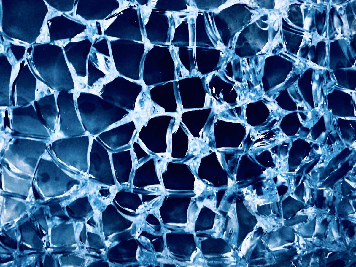 Everybody is waiting for the end of these crazy times but this world was always crazy - we just didn’t read &amp; believe all the headlines on our phones.
Enjoy your day!
(photo: Kurt Ackermann)
#noAI #liechtenstein