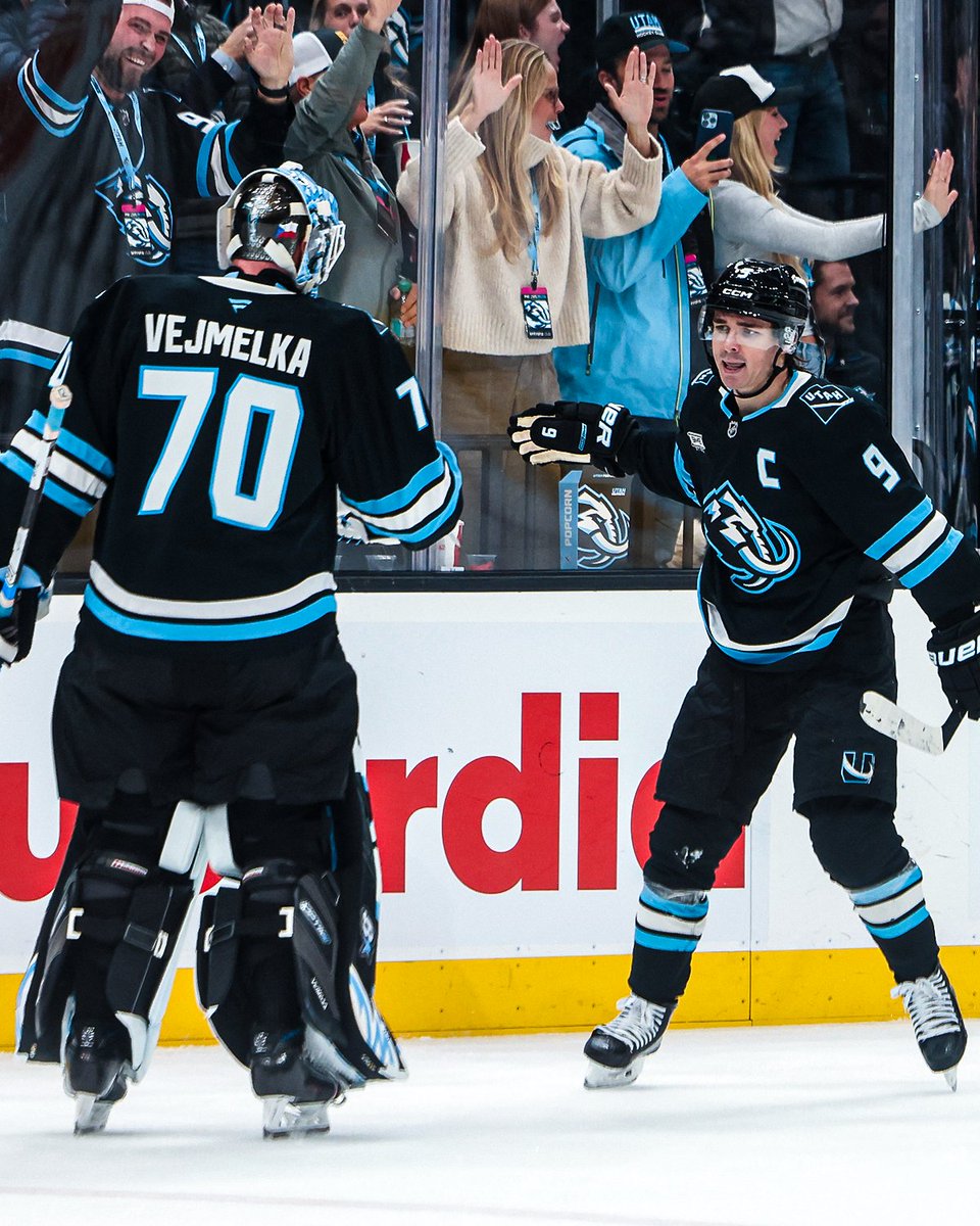 NHLFantasy's tweet photo. Karel Vejmelka: 7-0-0 in his last seven games
Clayton Keller: Two goals, 11 assists in his last seven games

These two cannot be stopped right now! 🦣 https://t.co/xe75Kylqkp