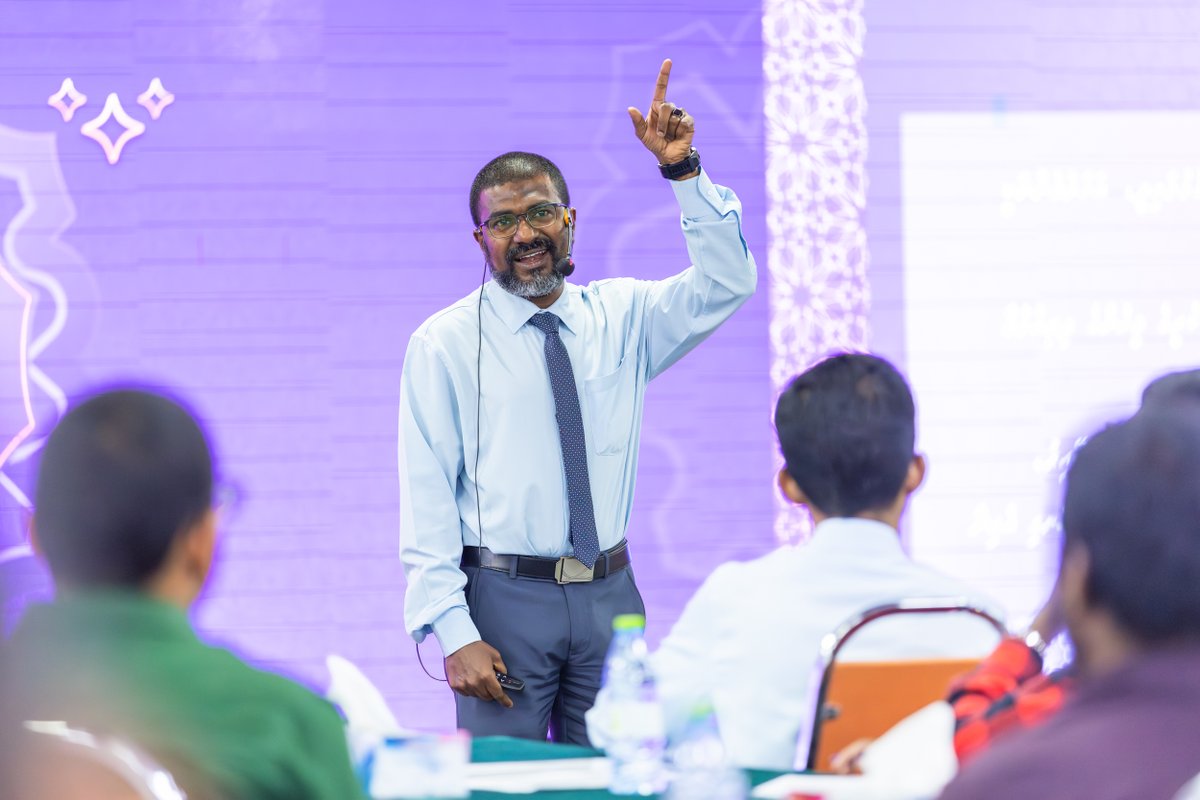 MVIaffairs's tweet photo. އިސްލާމިކް ލީޑަރޝިޕް ޕްރޮގްރާމް  
ސެޝަން 5 - އިސްލާމީ ތާރީޚުން ހޮވައިލެވިފައިވާ ބައެއް ލީޑަރުން 
ސެޝަން ނަންގަވައިދެއްވީ - އައްޝައިޚް އަޙްމަދު މައުމޫން https://t.co/OfdurUKdvI