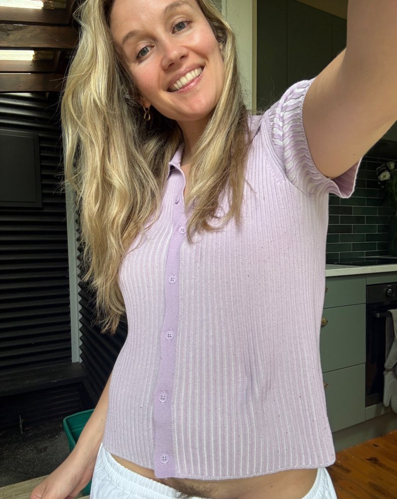 momwithfuzz's tweet photo. Still munchable with a touch of fuzz? https://t.co/EuNnhH86cO