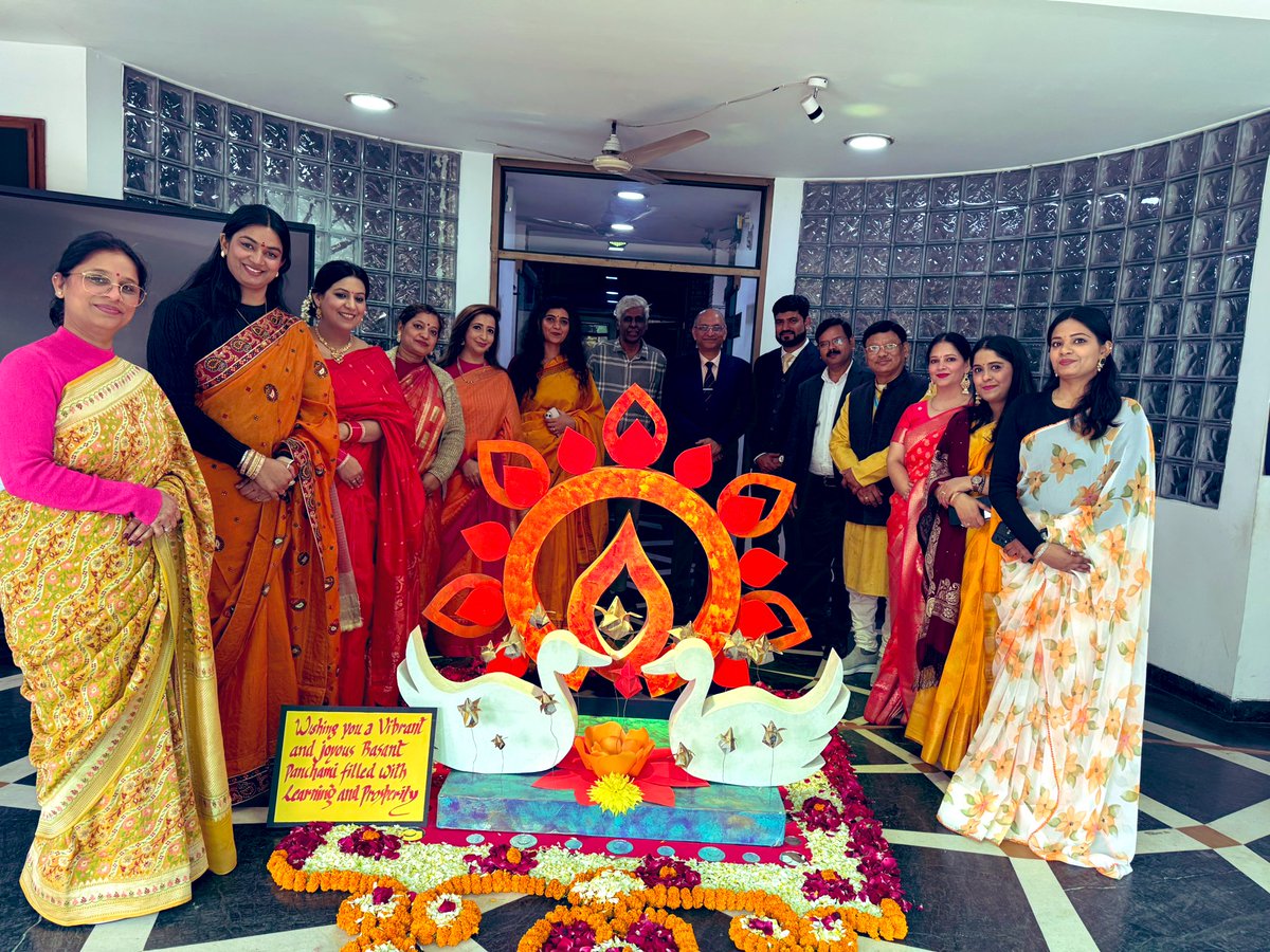 kathaksmita's tweet photo. Honored to judge young talent at Basant Utsav Interschool Dance Competition, hosted by the Primary Wing 🌼 https://t.co/lCs9aS9l9t