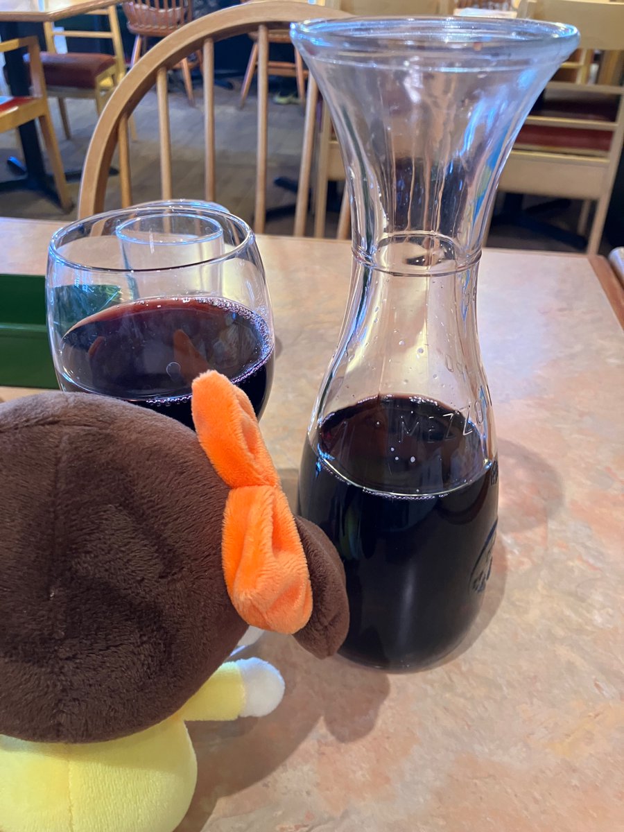 pink_thornfeld's tweet image. フライングガーデンの爆弾ハンバーグと、ガーリックバターライスと、赤ワインを堪能したの☺️🍽️🍷