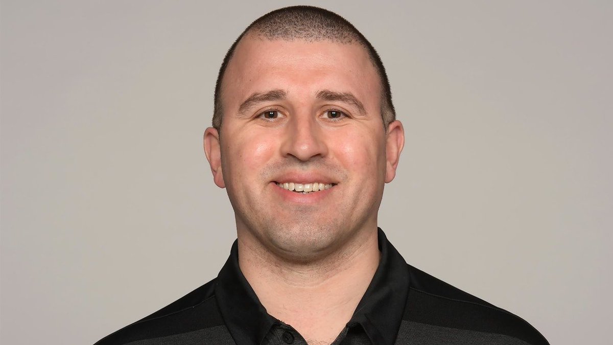 MONTECRI5TO's tweet photo. Keep an eye on Nicholas Matteo VP of Football Administration for the Baltimore Ravens finding a spot in Harbaugh’s Front Office. Grew up about 20 Miles from the Meadowlands, went to Bergen Catholic, interned with the #NYGiants in 2006, and worked in NFL NY Office for 10 years. https://t.co/yda0rbWD6q