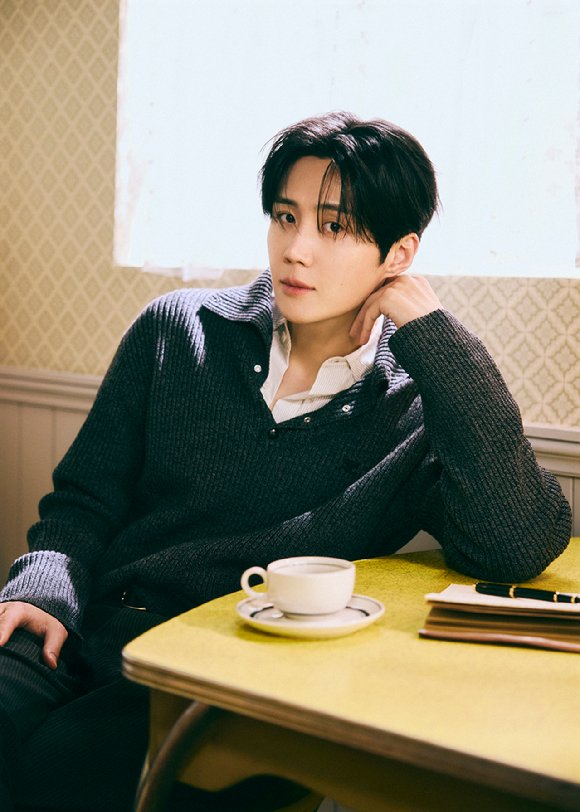 mamprelfer's tweet image. 260122 #KimSeonho Interview

เมื่อถามถึงงานแต่งงานของ ชินมินอา กับ คิมอูบิน ที่จัดขึ้นเมื่อวันที่ 20 ธันวาคมที่ผ่านมา คิมซอนโฮได้กล่าวแสดงความยินดีว่า "ขอแสดงความยินดีด้วยครับ" พร้อมอธิบายว่า "ตอนนั้นผมไปถ่ายทำซีรีส์ที่เวียดนามครับ แต่ในใจยังคงส่งกำลังใจและร่วมยินดีด้วยเสมอครับ"…