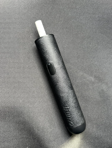 使用していた IQOSとFasoul C1 の調子が悪くなったので、
同じ Fasoul C1 と、こちらの ifumo i1 も購入してみました。
最初はモード切り替えが少し分かりづらかったですが、
LINEで問い合わせたところ、画像付きでとても丁寧に説明してもらえました。

IQOSでは1回吸いが当たり前でしたが、