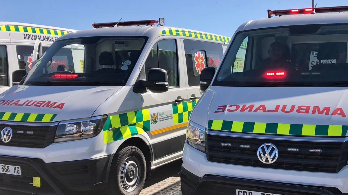 CapricornFMNews's tweet image. #EMSsafety The South African Emergency Personnel Union says the latest attack on two Emergency Medical Services personnel in Mpumalanga, should serve as a wake-up call for the provincial department of health to prioritise the security of EMS workers. 

The two employees were