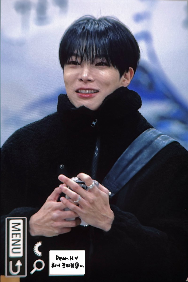 260122 가요광장 pre.

커피 잘 사주는 예쁜 남자….☕️

#동헌 #이동헌 #DONGHEON #李东宪 #ドンホン #베리베리 #VERIVERY #ベリベリ