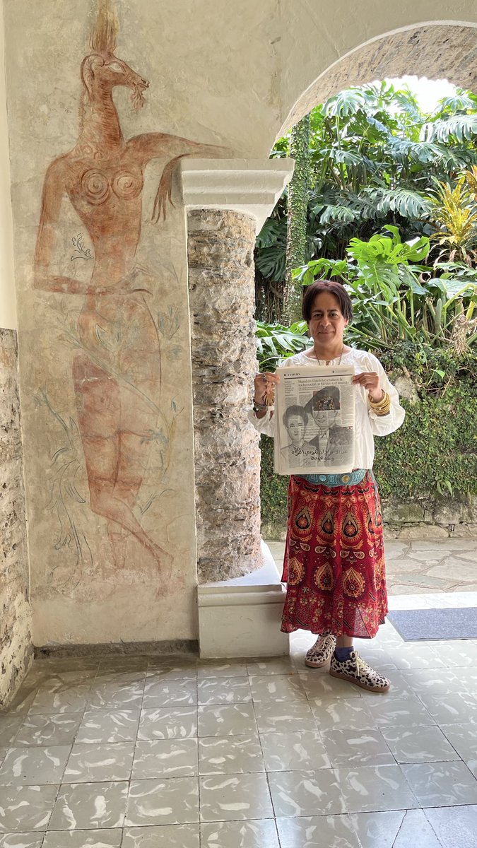 DavidaNava1's tweet photo. Un poco de #arte #ebru en #tela #bolso homenaje escritora(o)#RosarioCastellanos #EdwardJames increíble #mural de la gran artista #alwaysleonora #LeonoraCarrington junto con su esposo #EméricoWeisz en #Xilitla #SanLuisPotosí hermoso espacio #posadaelcastillo #PosadaElCastilo https://t.co/6x2EplAYml
