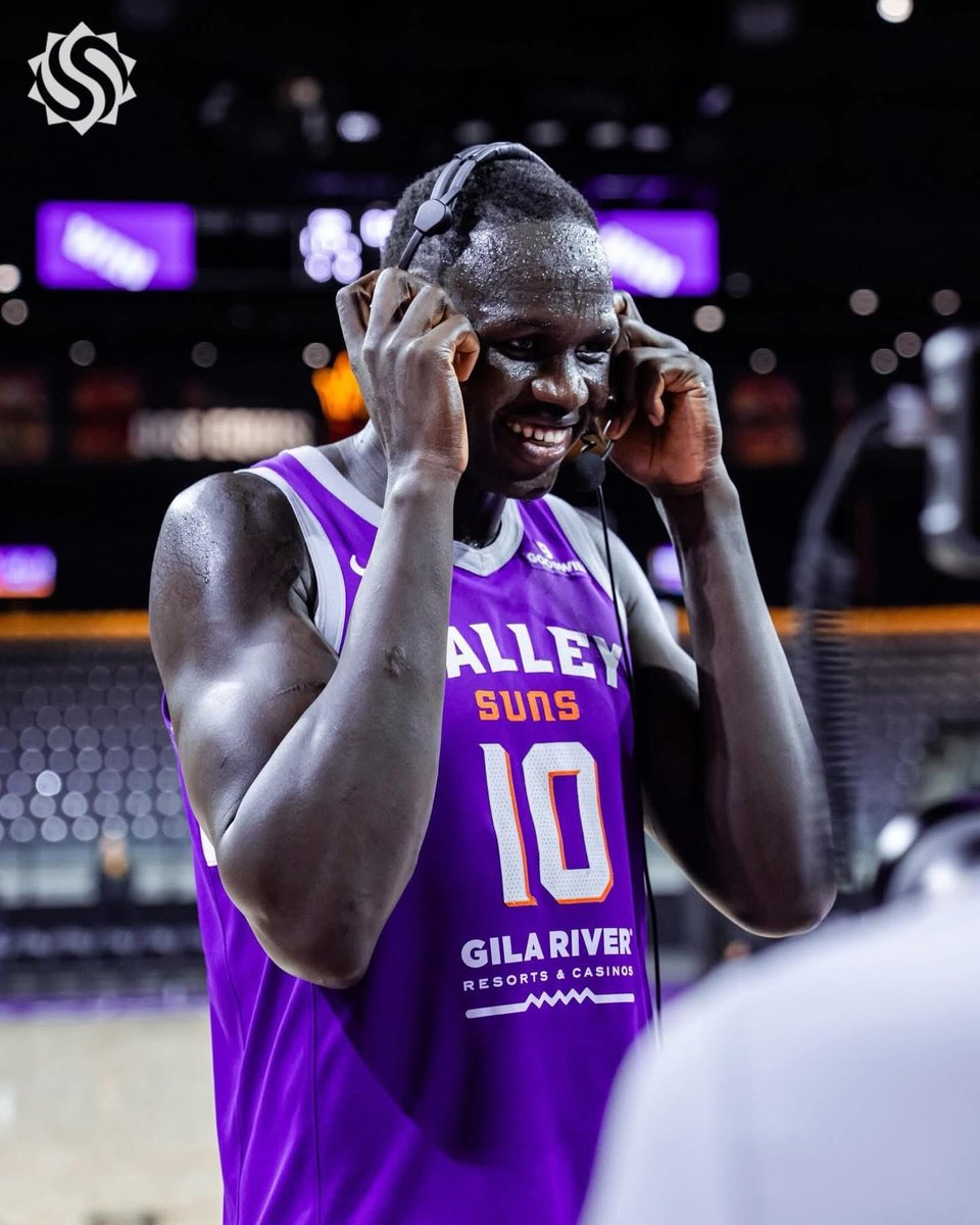 Edwardbasketbal's tweet photo. Khaman Maluach Explodes in G League! 🇸🇸
Valley Suns 117–111 Stockton Kings
23 PTS | 11 REB | +21
Big man energy, unstoppable in the paint 💪🏀

#southsudanbasketball🇸🇸🏀 #edwardbasketball #nba #gl #basketball #followforfollowback https://t.co/CL23uXqdtU