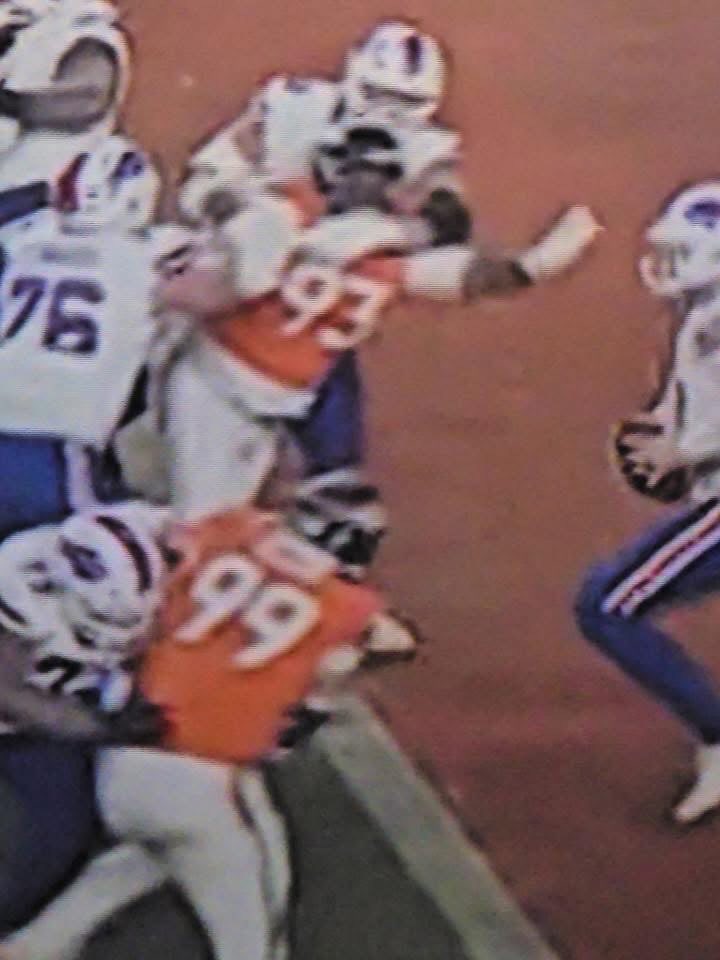 JeffreyKWilson1's tweet photo. @greerreNFL STFU already…Blame Allen for losing the ball.  This was a hold that went uncalled and should have never lead to this point.  Bunch of fucking cry babies. https://t.co/MUTPa4op7R