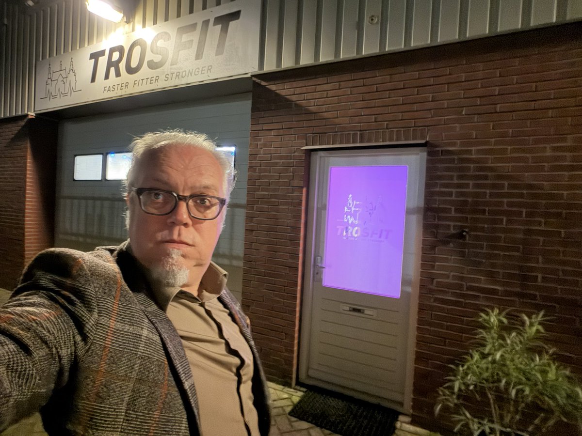 joskeijsper's tweet image. Vanmiddag een afspraak bij een cliënt dus dan maar “iets” vroeger sporten! Mijn hemel, dat is niks voor mij hoor zo vroeg sporten! Maar ja, blijven bewegen. #personaltraining #trosfit #alkmaar #vroeg #sporten #blijvenbewegen #parkinson