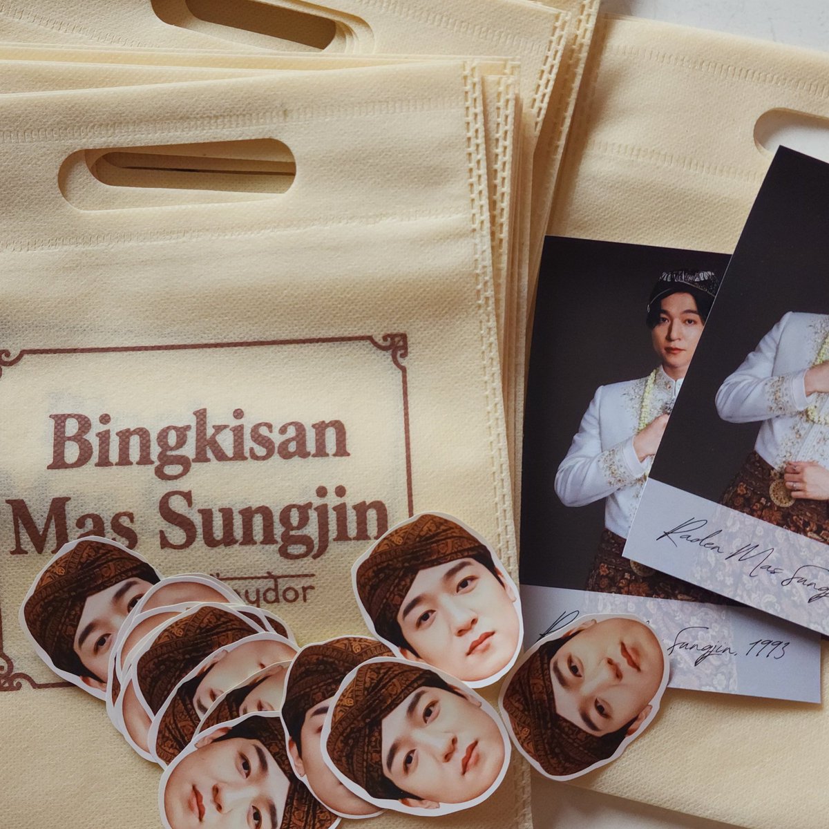 mydaydor's tweet image. freebies online mydaydor

★ diset only for pack &amp;amp; adm shopee 
★ no refund
★ 1 pack will get 1 - 2 items
★ rt &amp;amp; support us, follow @mydaydor &amp;amp; instagram.com/hi_mydaydor
★ tulis usn saat co ya