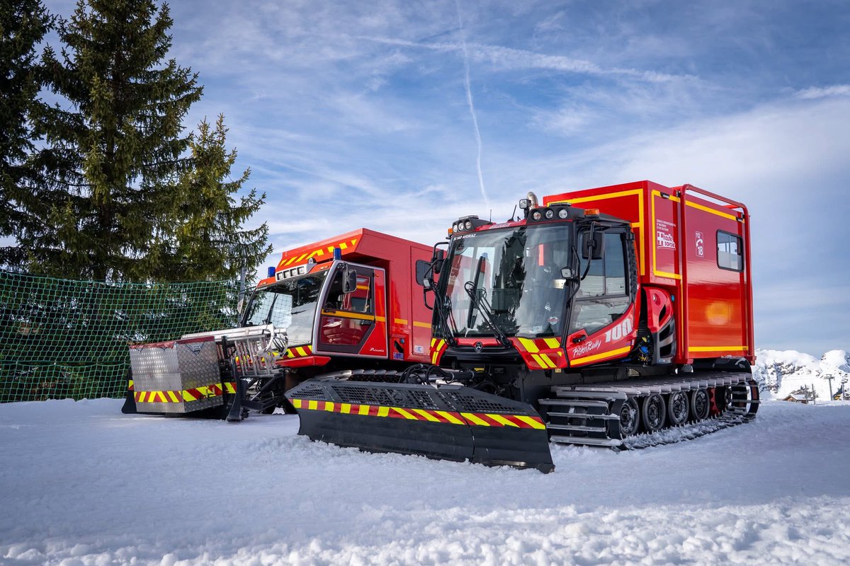 #jeudibestiole
Direction le @sdis74 et   le CIS <a href="/Avoriaz1800/">Avoriaz 1800</a> avec ces chenillettes <a href="/_PistenBully_/">PistenBully</a> 
1 chenillette dotée d’une pompe incendie 
1 chenillette pour le secours d’urgence aux personnes
1 chenillette interventions diverses 
À revoir en replay sur <a href="/automoto_TF1/">Automoto</a> 
📸🧑🏻‍🚒74