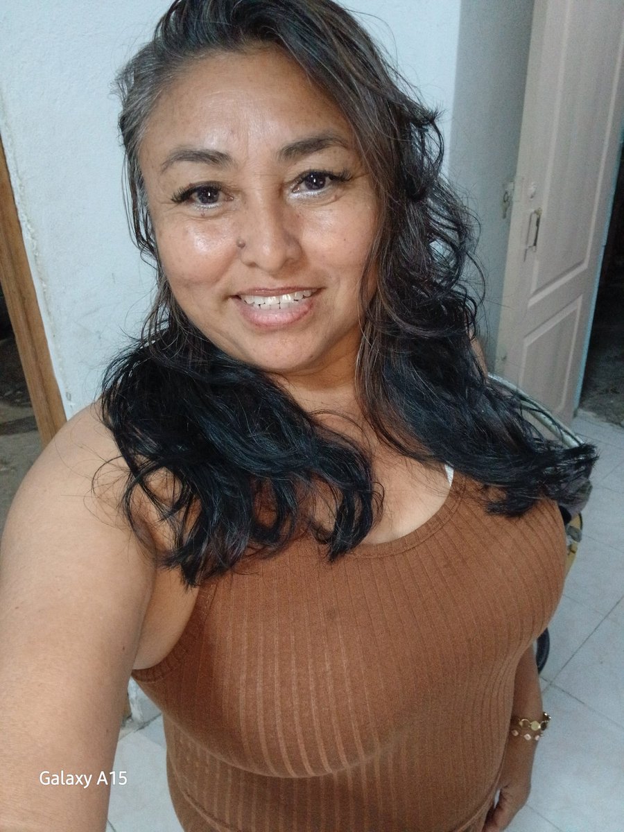 Con los años me he vuelto más selectiva, y no por capricho, sino por experiencia. Ya no dejo entrar a cualquiera en mi vida ni tengo paciencia para tonterías que no suman. He aprendido a cuidar mi paz. Después de tantas decepciones, una cambia la forma de mirar las cosas.