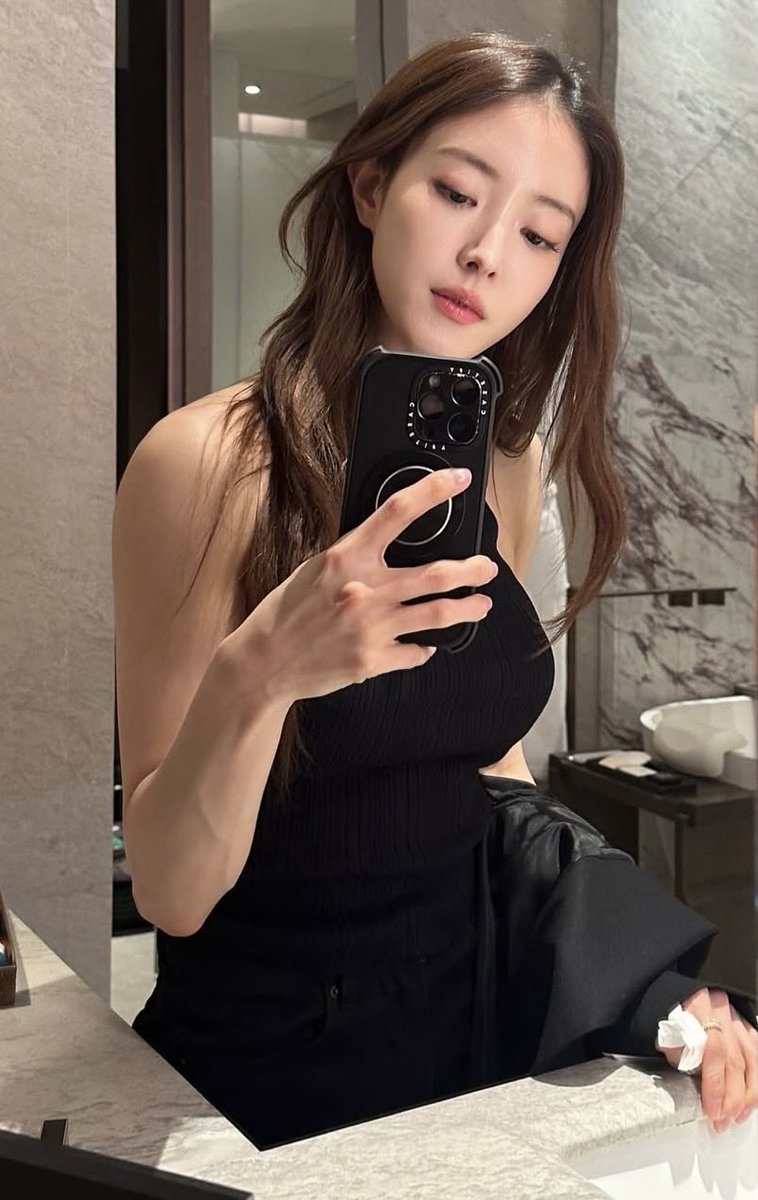 쏘 핫걸😘

#이세영 #LeeSeYoung