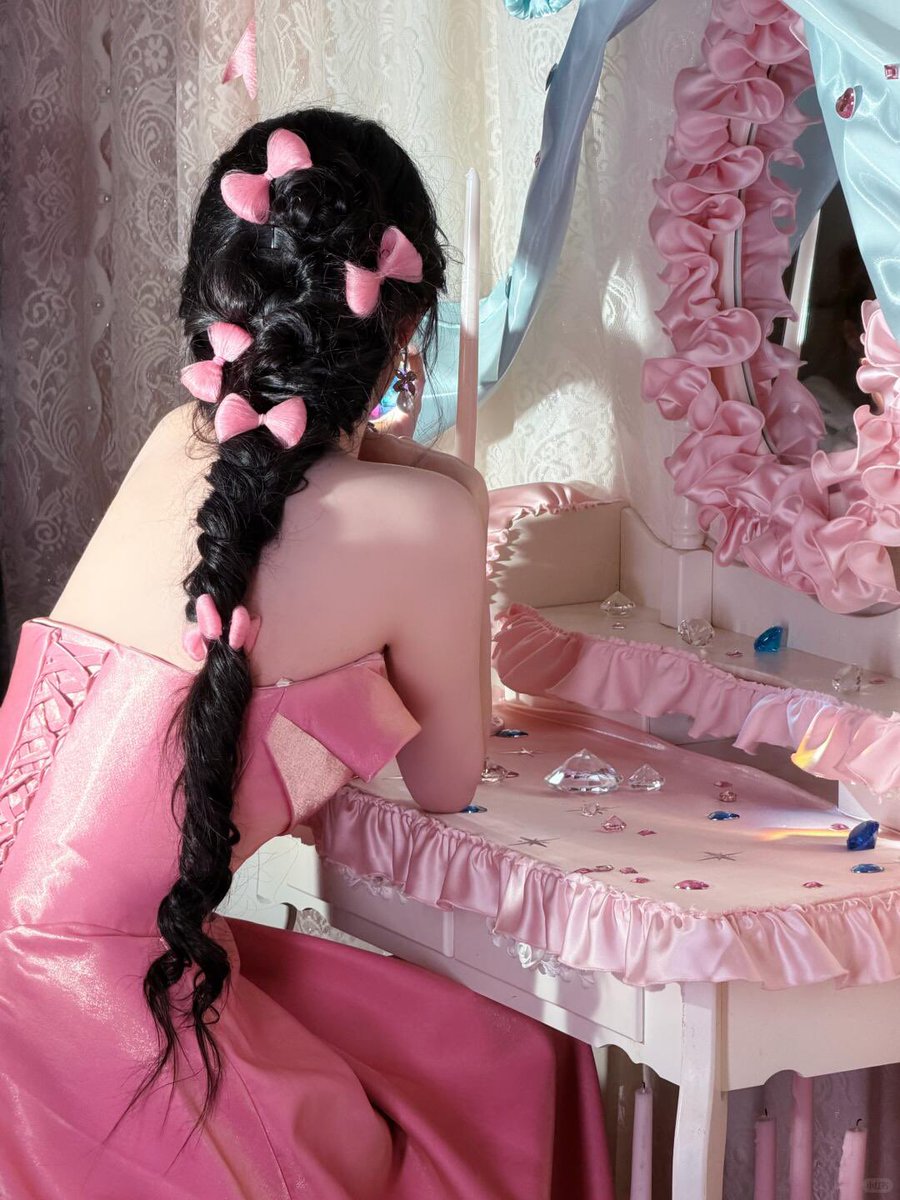 wcr_99's tweet image. Makeup artist Wang Miaomiao (Wang苗苗) shared the butterfly princess braided hairstyle she created for Wang Churan via Xhs. 

#WangChuranTurns27 #WangChuran #王楚然