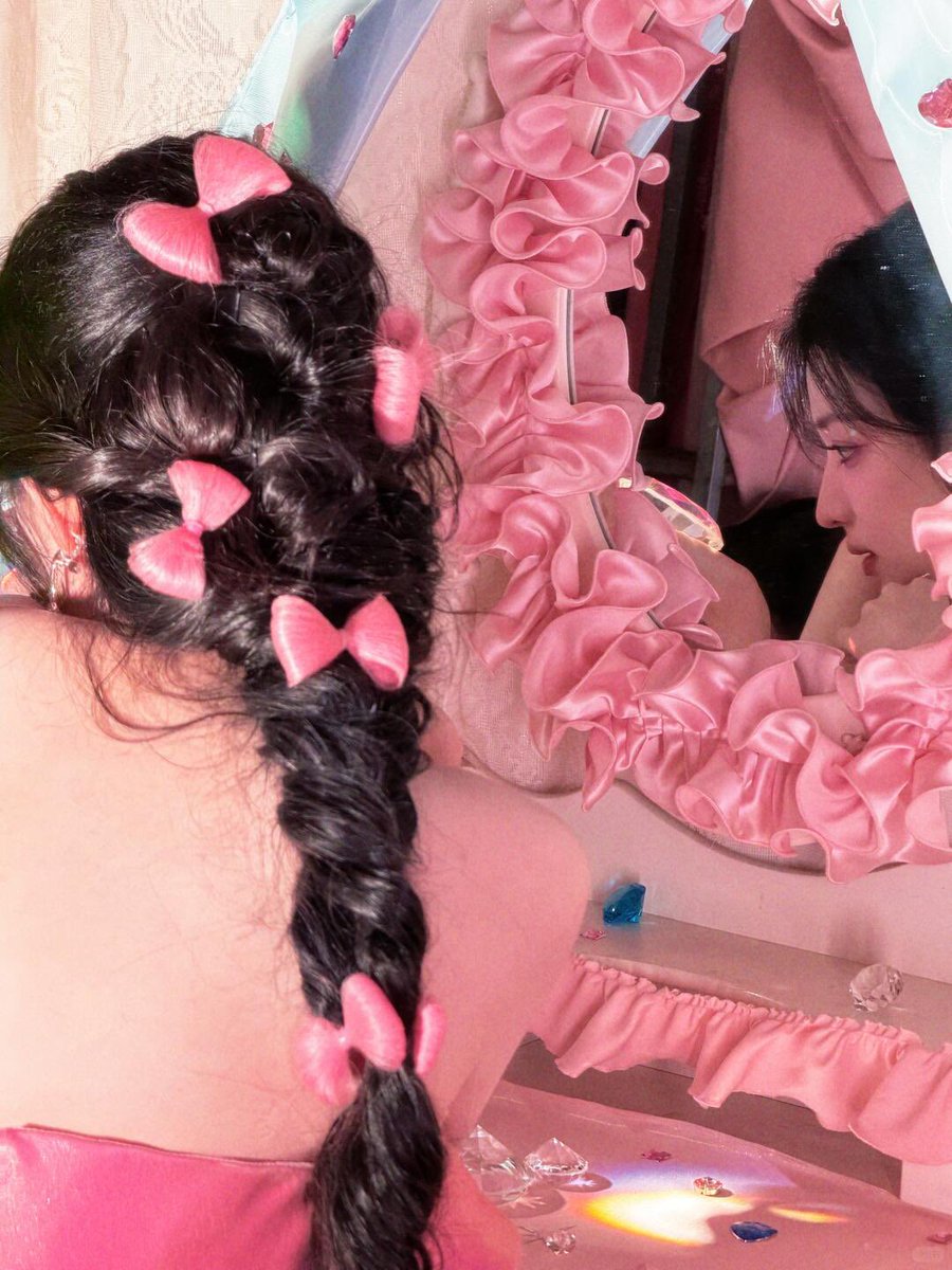 wcr_99's tweet image. Makeup artist Wang Miaomiao (Wang苗苗) shared the butterfly princess braided hairstyle she created for Wang Churan via Xhs. 

#WangChuranTurns27 #WangChuran #王楚然