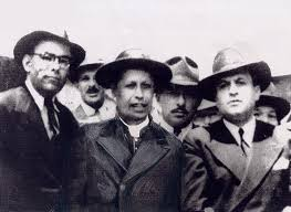 CrespoMigue1's tweet image. Si les ofendió ver a Claudia, Juan Carlos, Ariel y Álvaro sentados en la misma mesa hablando como personas normales es que les hizo falta una repasadita por los libros de Estudios Sociales.