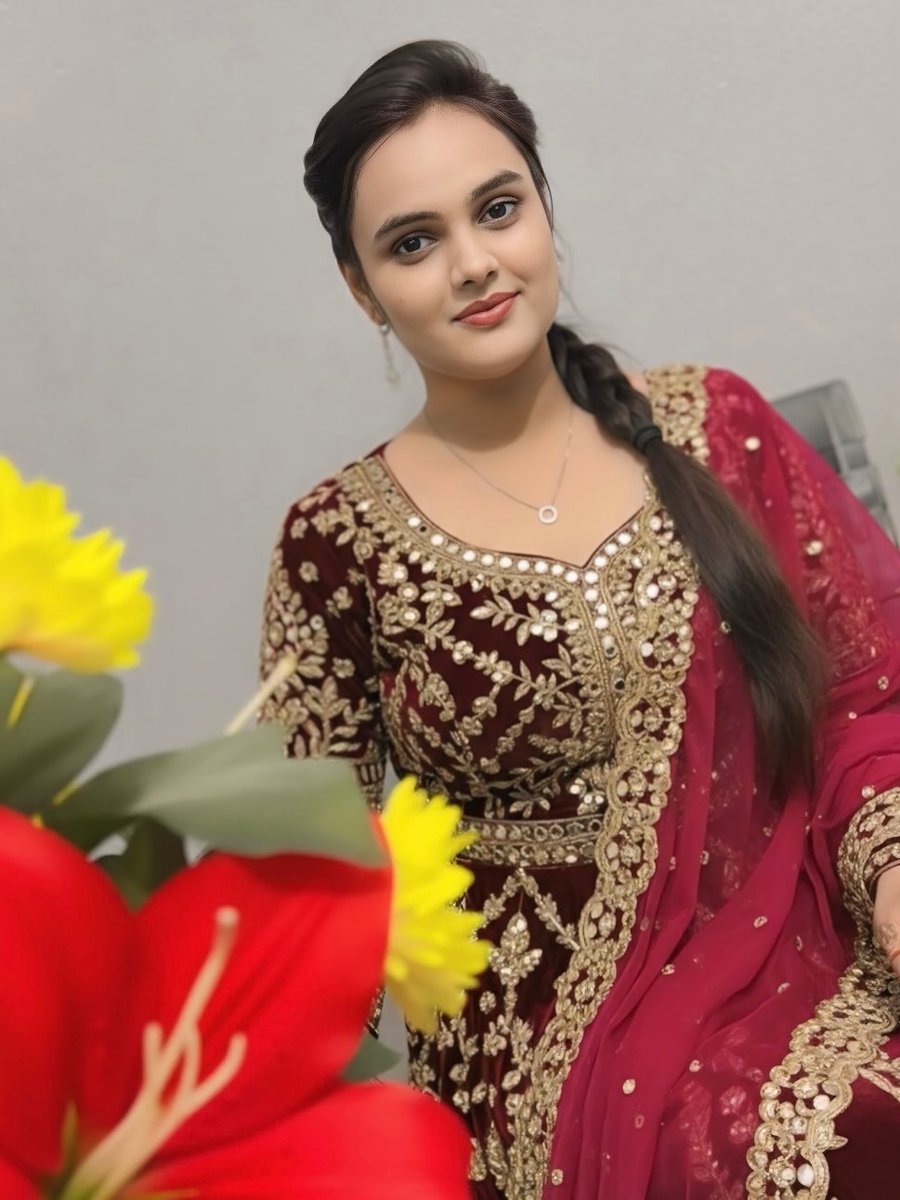 यु ऐसे ना देखो मुझे वर्ना प्यार मे गिर जाओगे मेरे