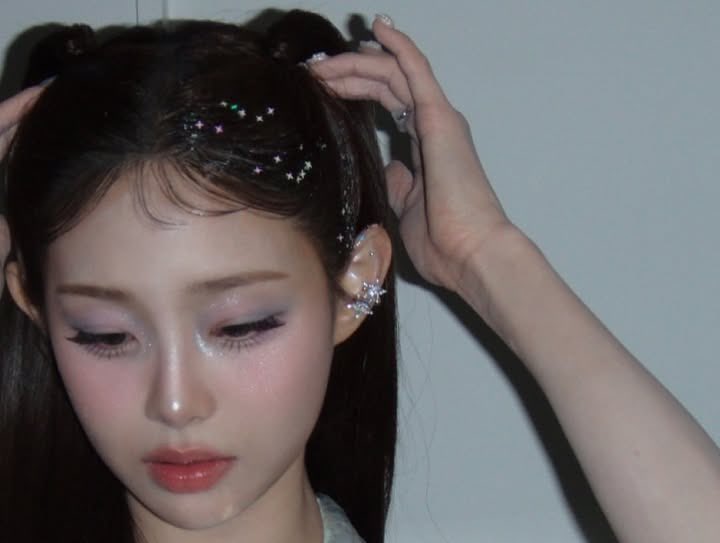 김지우는 주사위를 찢어