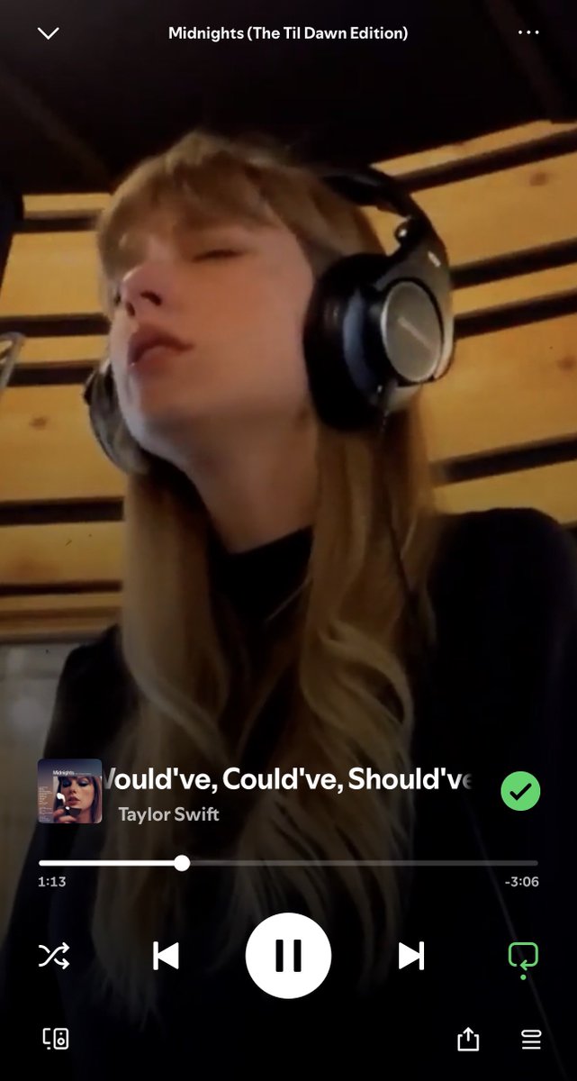 the inductee:                           the song that 
                                                     changed my life:
   #SongwritersHallOfFame <a href="/taylornation13/">Taylor Nation</a> <a href="/taylorswift13/">Taylor Swift</a>