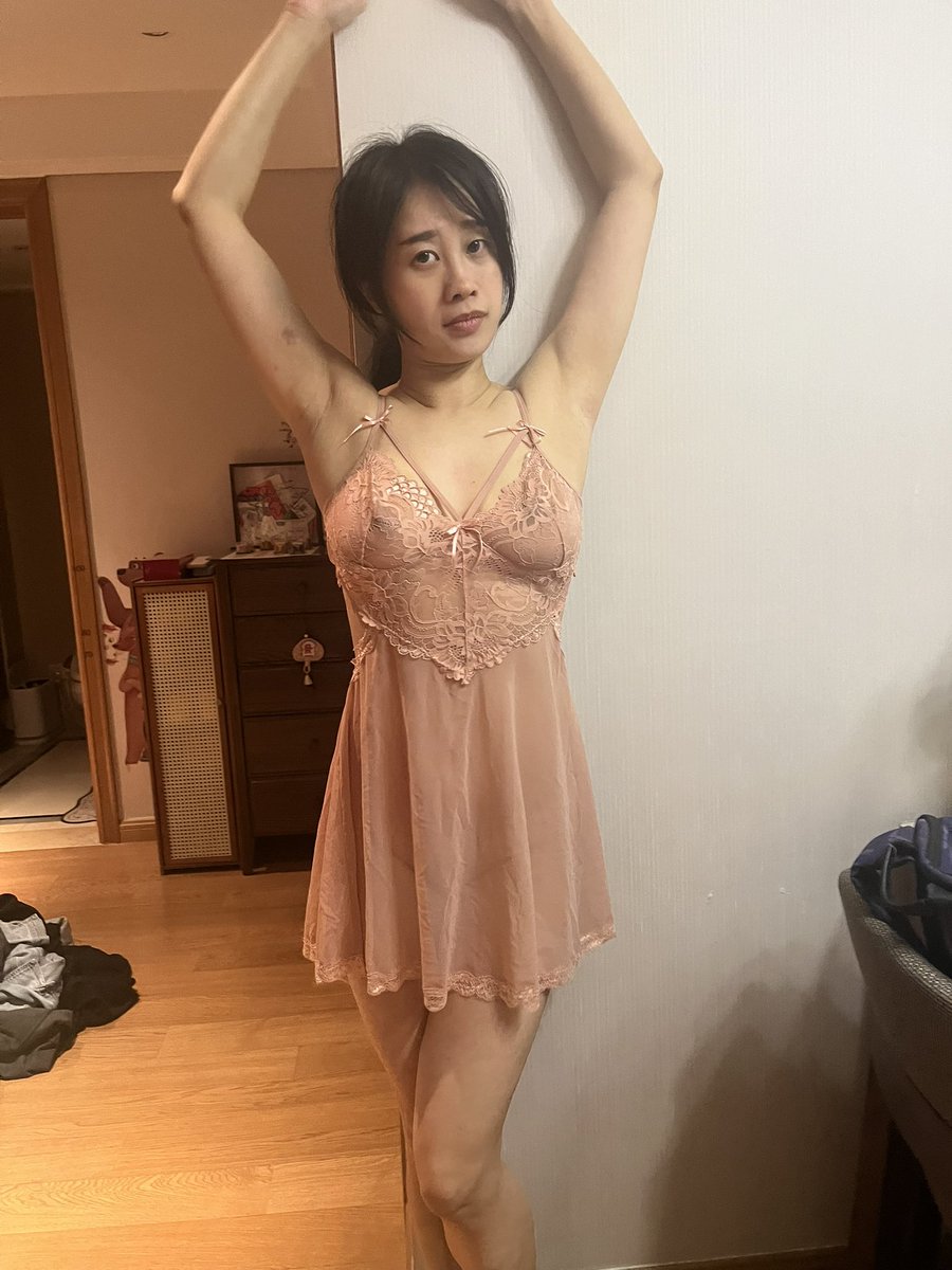 Fanwu1999's tweet photo. 奶茶钱 看这段视频哦～ https://t.co/3EYgKNVq3C