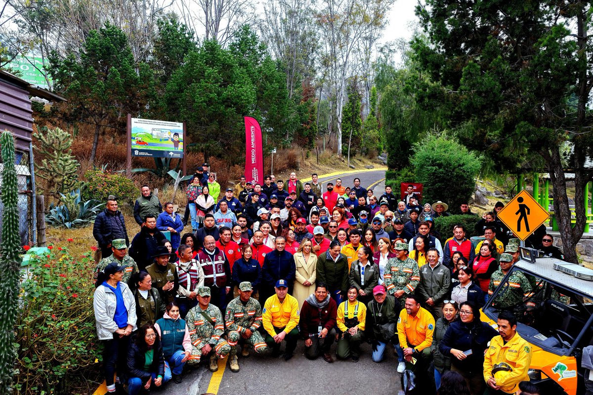 AmbienteEdomex's tweet photo. El @Edomex a través de esta Secretaría, inició el Curso Básico Teórico-Práctico: Prevención y Combate de Incendios Forestales, se continúa con la sesión práctica, colaboradores #SIMISPACE, #ICAMEX, @pciviledomex y #CONAFOR.

 #MedioAmbiente
#ElPoderDeServir https://t.co/gSE5PGnKAA