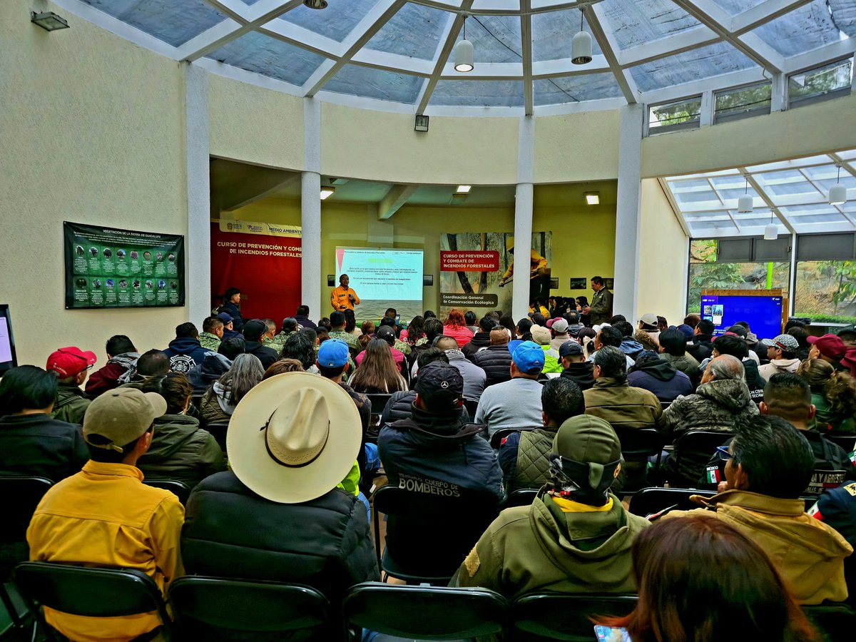 AmbienteEdomex's tweet photo. El @Edomex a través de esta Secretaría, inició el Curso Básico Teórico-Práctico: Prevención y Combate de Incendios Forestales, se continúa con la sesión práctica, colaboradores #SIMISPACE, #ICAMEX, @pciviledomex y #CONAFOR.

 #MedioAmbiente
#ElPoderDeServir https://t.co/gSE5PGnKAA