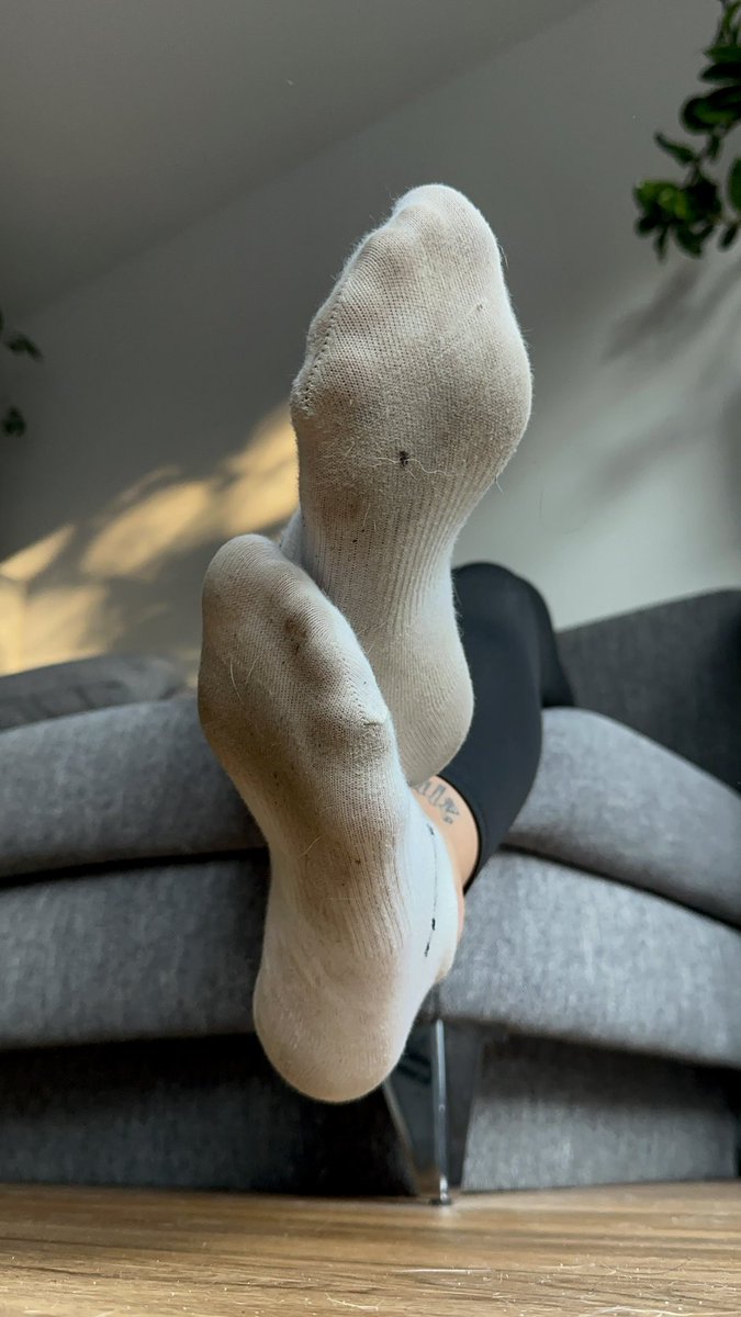 Lucy3633's tweet photo. I don’t step back.
I let others fall behind.😏

@Tweety_Feet 
@cheesytoesands2 
@rt_feet 
@slavekane 
@sockheaven25 
@UsedSockSimp https://t.co/XGGgTERERx