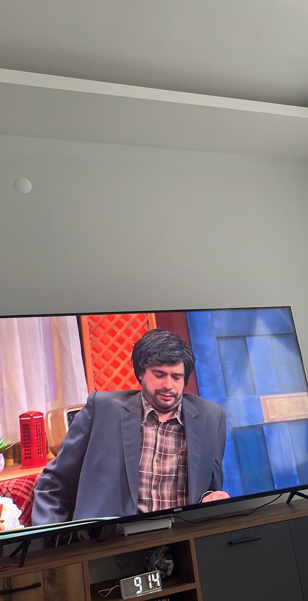 Şunu tvden açınca uyuyamıyorum telefondan açınca ninni gibi geliyor bir tek bende mi böyle