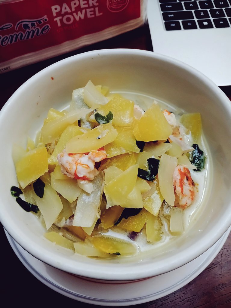 emysnativetrees's tweet image. Like our kind neighbor has ESP and can sense I have no time to cook dinner tonight 🥰
Thank you for this hot meal, Dear Ms. Raquel 🌷💙🌿

God bless our neighbors 🙏🏻