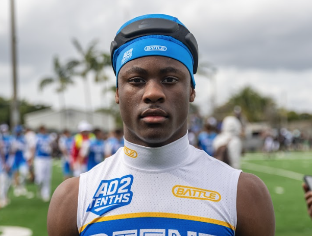 sixstarfootball's tweet photo. EVENT COVERAGE | Breaking Down the Top Miami Battle '28 Defensive Back playmakers

📈A detailed look at the '28 defensive back prospects who were top playmakers at the Battle Miami🔥

STORY: ▶️https://t.co/Bd6ZnoyHai

@JamionJames2 @CarterC7_ @Kiajonesjr4_ @Kaiden2kKent @ShadonLee @zhyonmainor @abeeecm @tyson2028