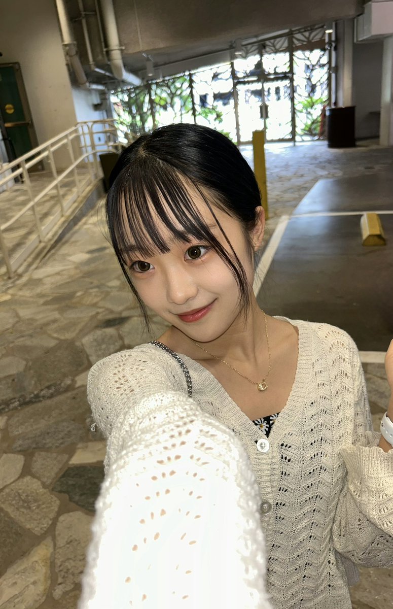 Mao_Takahashi25's tweet image. こんばんは♪

2年前の私と最近の私です💞
2年前のちょっと雰囲気違いますよね‼︎
#AKB21期研究生