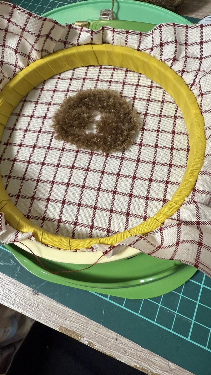 作ってます...これは何になるのかなぁ？