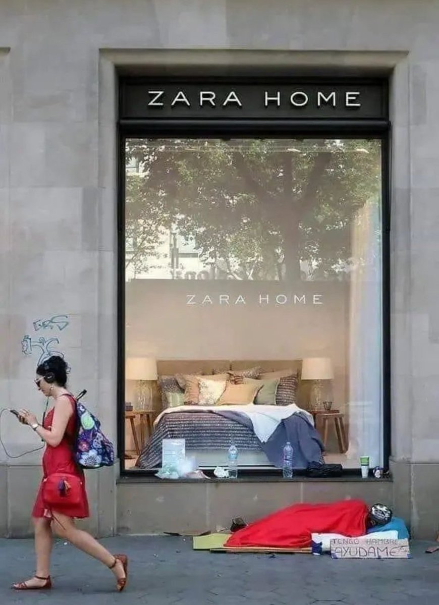 ymuchosmemes's tweet image. Camas sin gente y gente sin cama. Qué mundo tan raro hemos hecho.