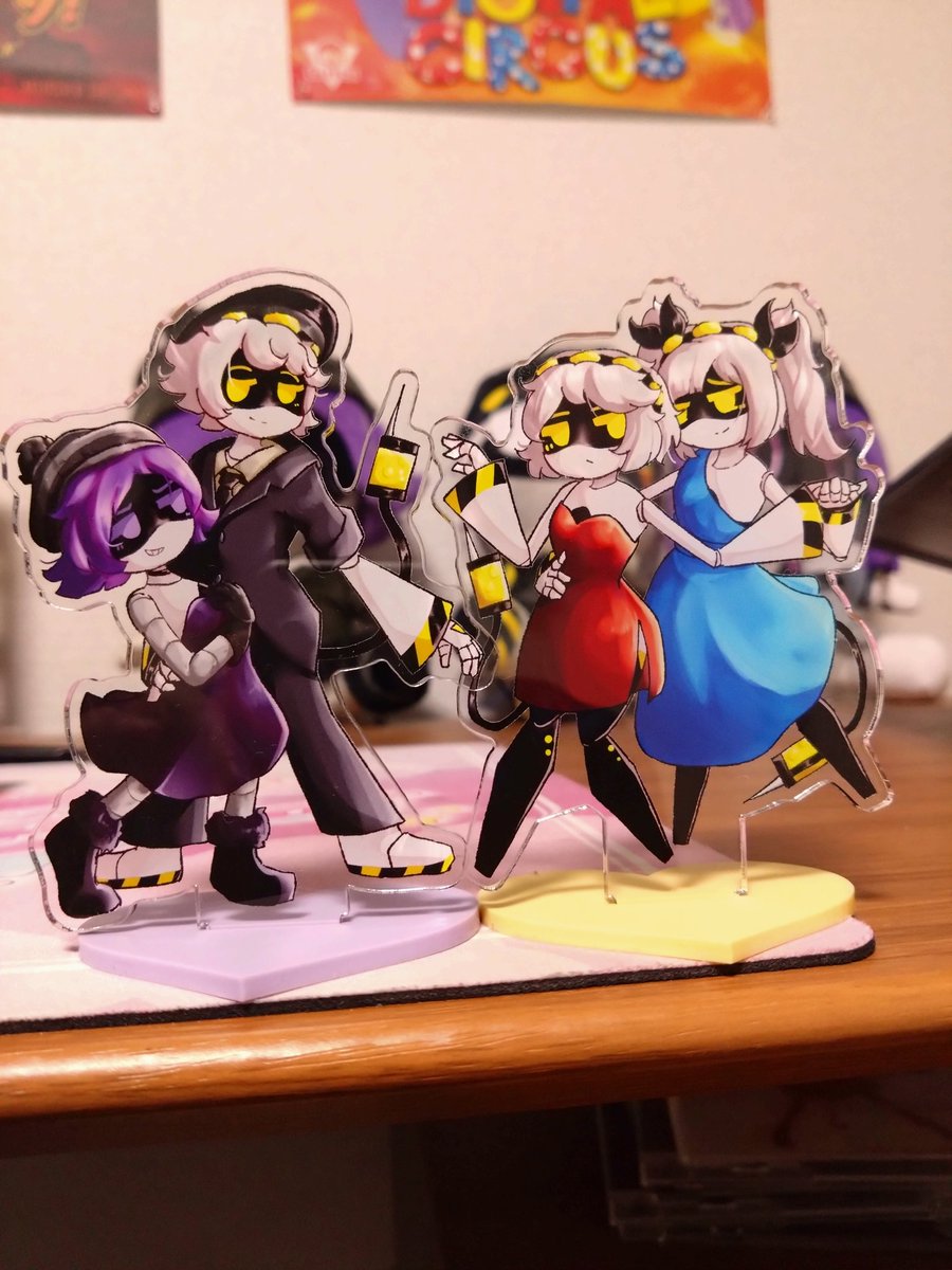 ねぇ！！！！！！ なんか足んないと思ったらVとJの足の模様忘れてる