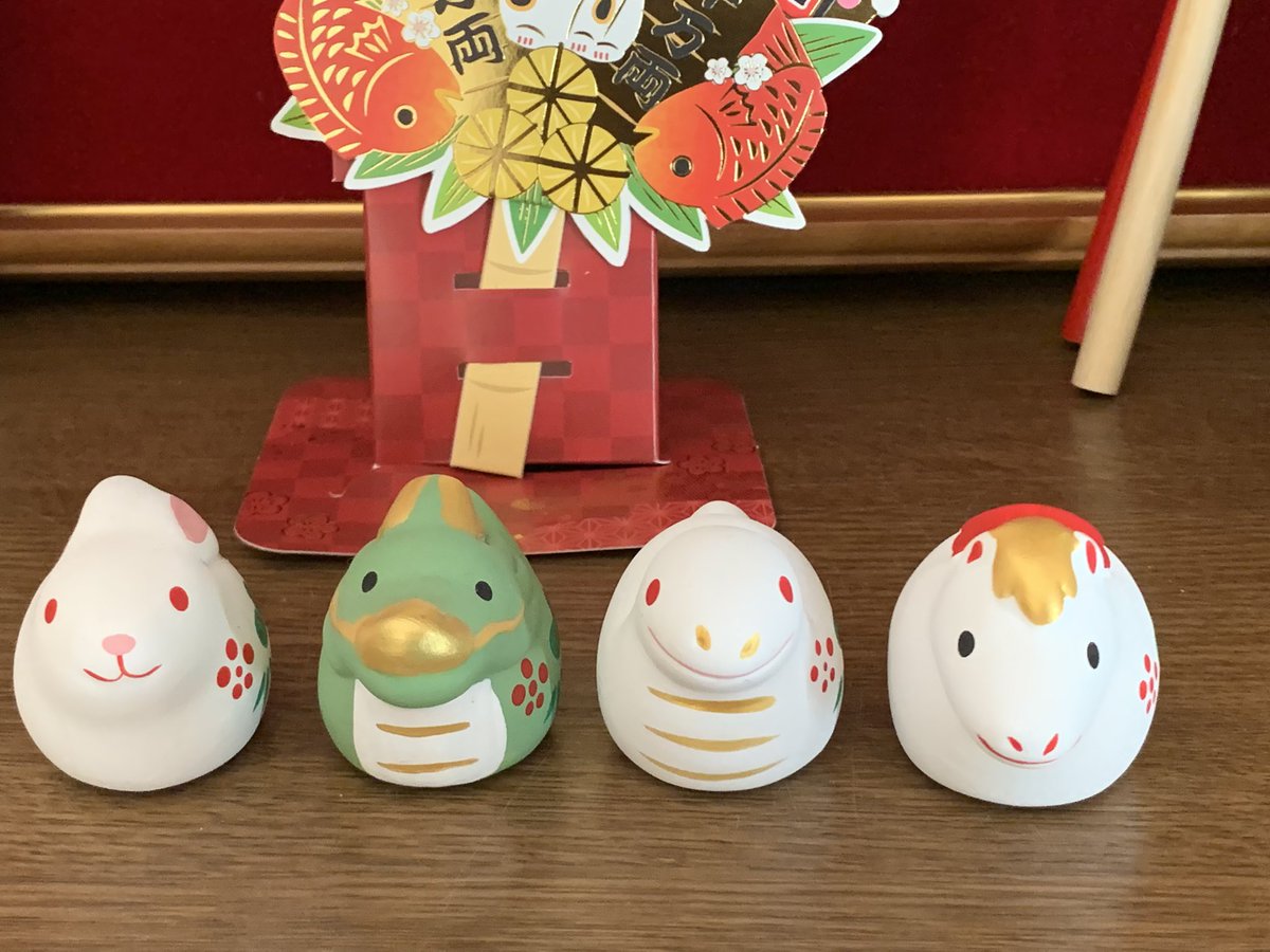 今頃ですが、地元玉前神社の干支おみくじ人形が素朴で可愛い💕底におみくじが入ってます。今年は大吉でした😄 