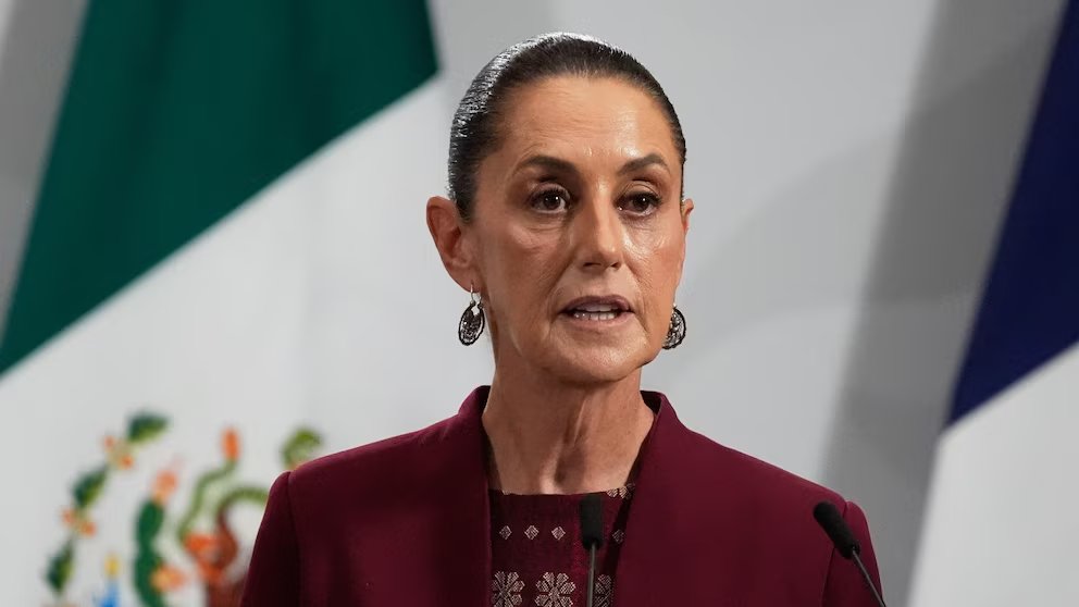 RTSG_News's tweet image. 🚨🇲🇽🇨🇺🇺🇸 BREAKING: Mexico will continue sending oil to Cuba despite threats from U.S. and Trump.

 Mexico’s President Claudia Sheinbaum called the move an act of solidarity against the blockade.

Follow: @RTSG_News