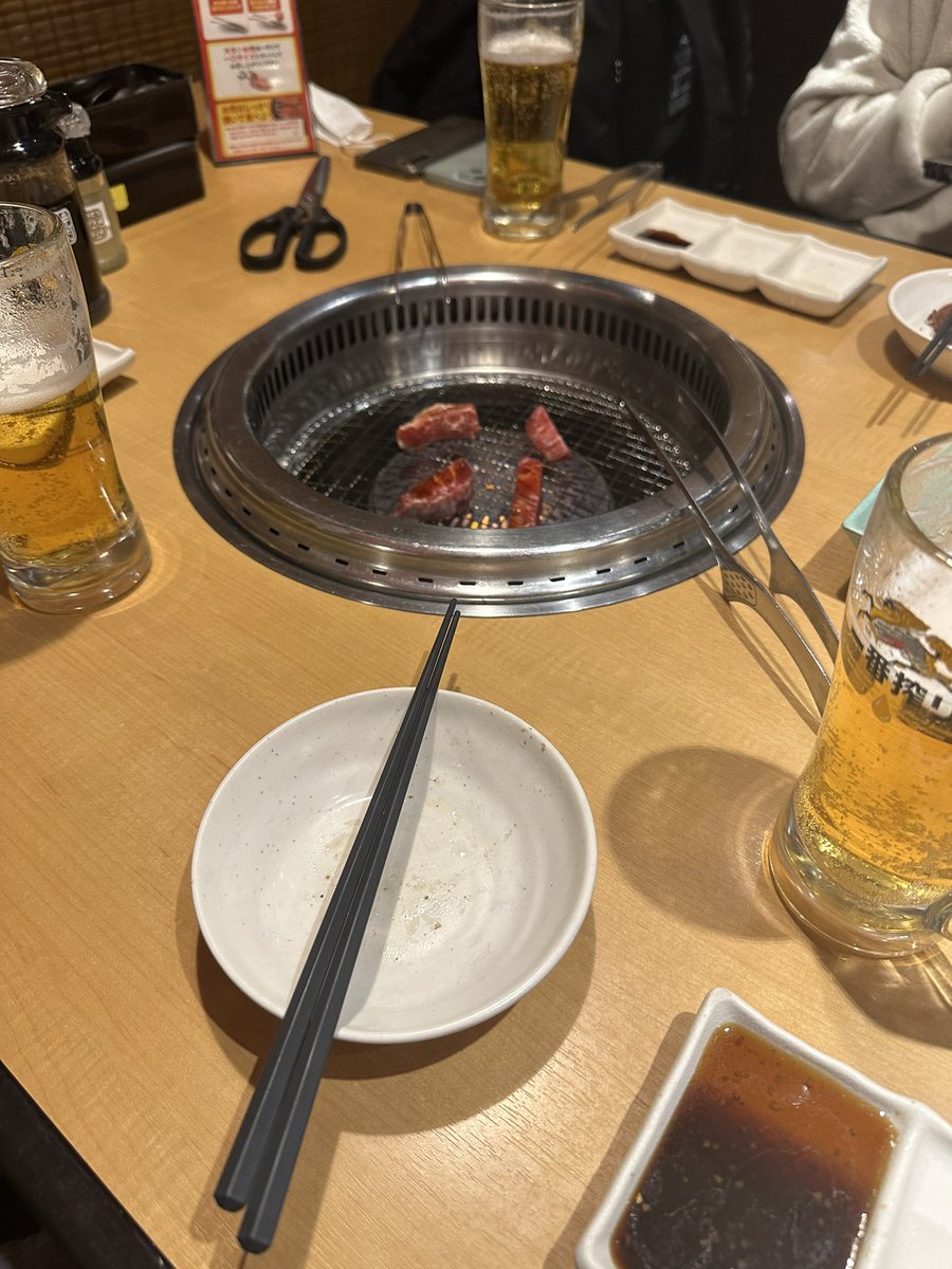 tomoya5891's tweet photo. 今日は遅めの新年会！！
飲んで食べて色々発散するぞー！！！！ https://t.co/UAuUwrmZLq