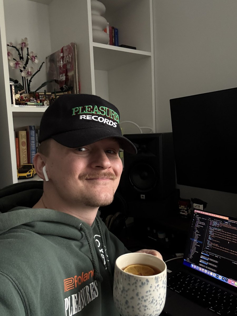 cariboucube's tweet photo. pov: another day of building a b2c saas:

- without VCs
- without a big team
- without electricity
- and under consistent ballistic x drone attacks by ruzzia 💩

still smiling tho

cos you don’t take another day for granted https://t.co/UMrbj7nxgS