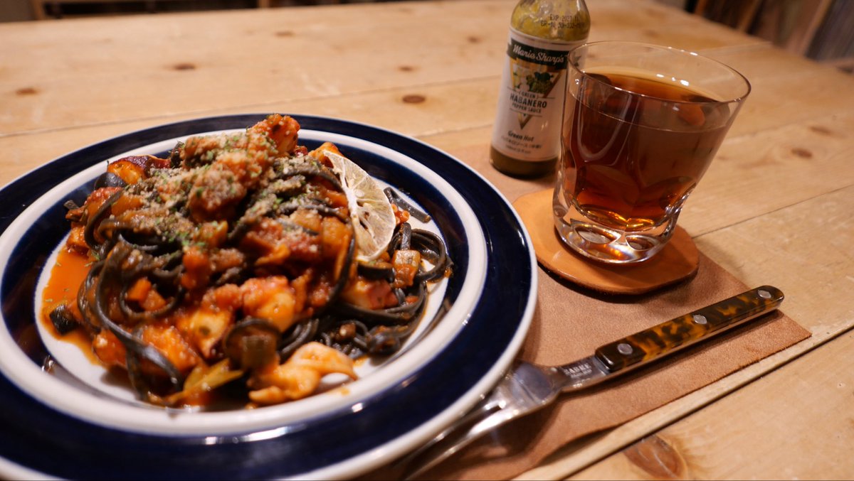 izufishing's tweet image. 今日はブラックオリーブと蛸のトマトソース　イカ墨パスタで。自宅で作った干しレモンも入れたけどとても美味。

#自炊