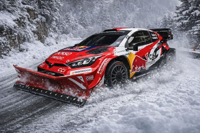 Burgrid16's tweet photo. Ogier premier à passer dans le Col de Fanget ce soir https://t.co/Gk29VaZ8MG